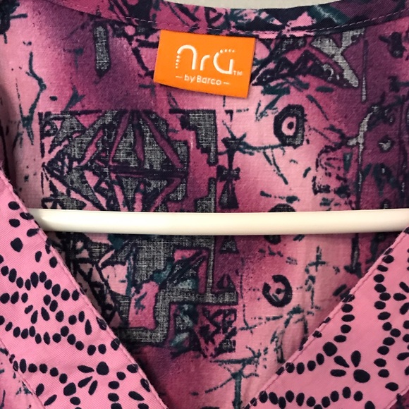 Scrub Top - Picture 2 of 4